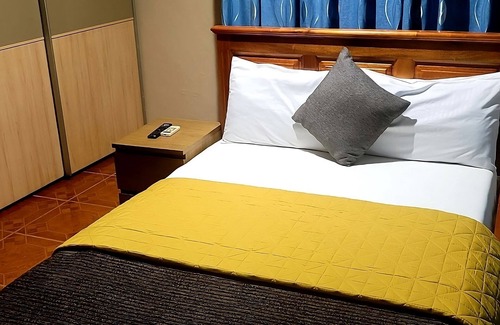 Adenta Casa | Room-ghouse Room A Ideal For Friends fam