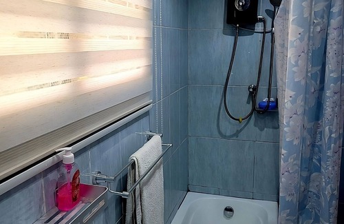 Adenta Casa | Room-ghouse Room B Ideal For Friends fam