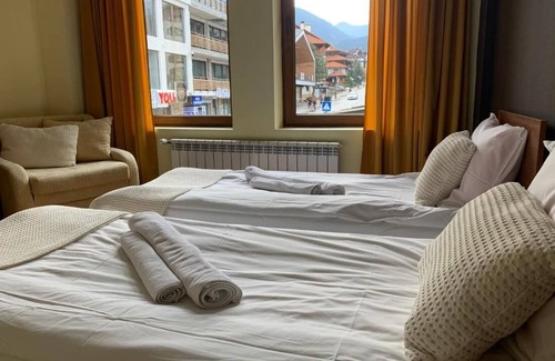 Shiligarnika Apartamento | Room in Guest Room - Granat Double Room 1- Next to Gondola Lift