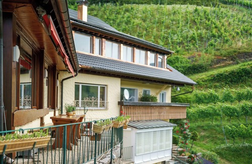 Unterglottertal Apartamento | Room 'Hochzeitssuite 12' with Mountain View, Shared Terrace and Wi-Fi