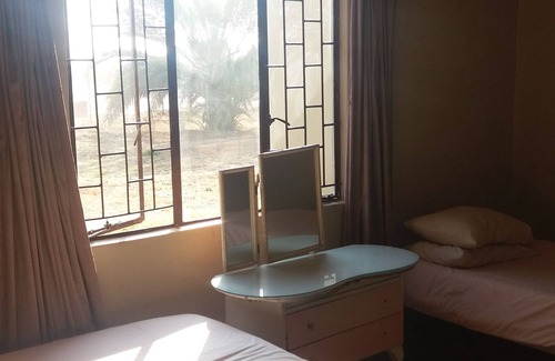 Lephalale Casa | Room-homely Room in Peaceful and Comfort