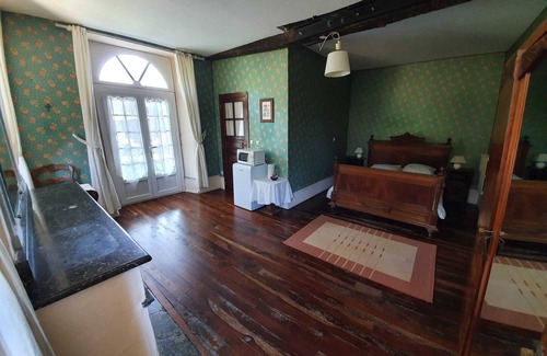 Saint-Pe-de-Bigorre Cama Y Desayuno | Room in a 17th-century manor house