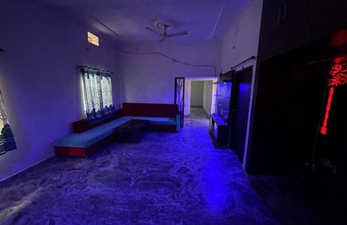 Deoghar Casa | Room in a Home. 10 Minutes to the Baba Baidhyanath Temple