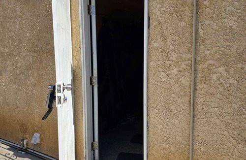 Lancaster Casa | room in a house with WiFi, AC, Microwave, Refrigerator, Tv, private entrance.