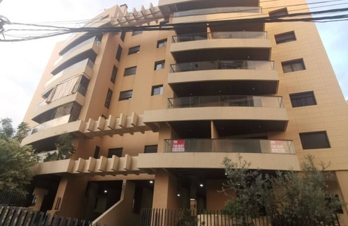 Antelias Apartamento | Room in a shared apartment with WiFi in Antelias