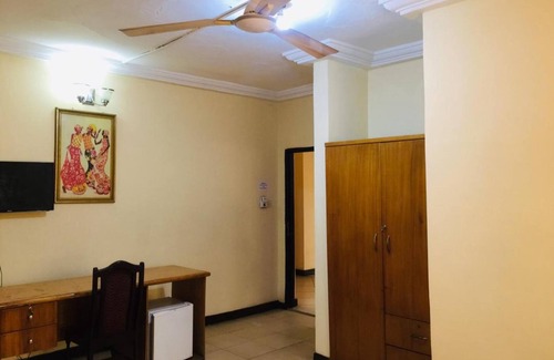Accra Casa | Room in B&B - Double Room With Balcony