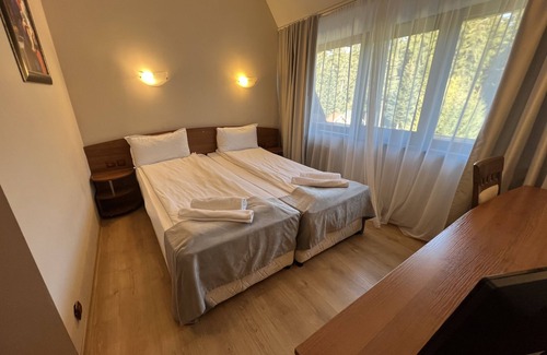 Borovets Cama Y Desayuno | Room in B&B - Hotel Moura Double Room N5167