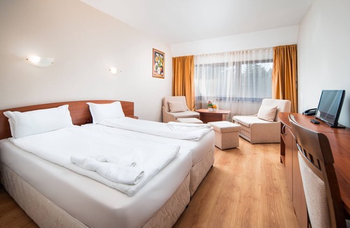 Maritsa Cama Y Desayuno | Room in B&B - Hotel Moura Double Room N5169