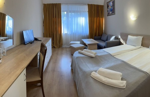 Maritsa Cama Y Desayuno | Room in B&B - Hotel Moura Double Room N5169