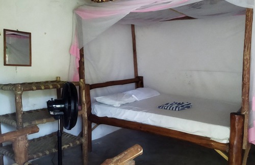Gede Casa | Room in B&B - Mida Creek Eco Camp - Relax in Cosy Cottage
