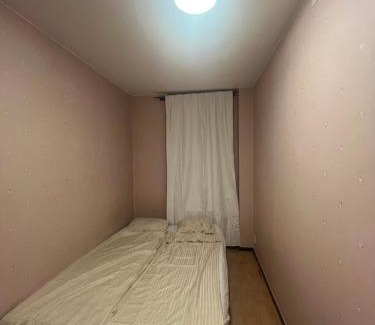 Bandhagen Casa | Room in center of Stockholm