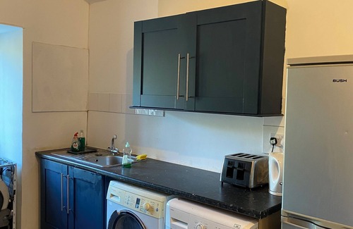 Coventry Apartamento | Room in CV1 Fargo Village with private bathroom