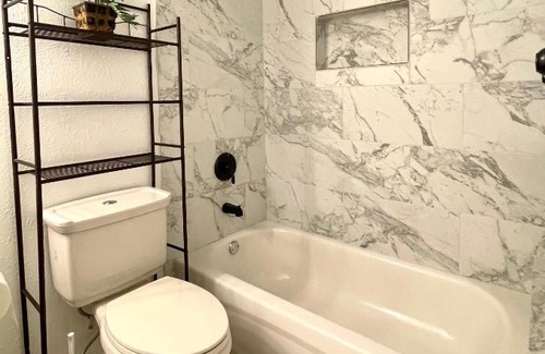 Plano Casa | Room in downtown Plano2