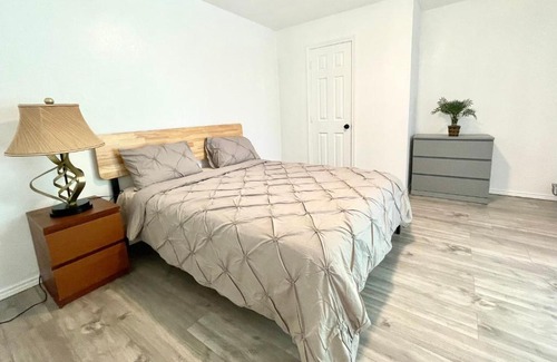 Plano Casa | Room in downtown Plano2