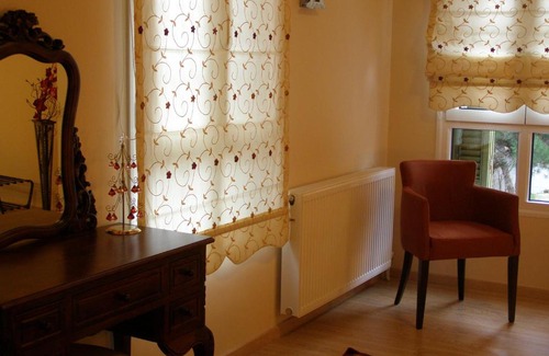 Kastoria Casa | Room in Faneromeni's grove