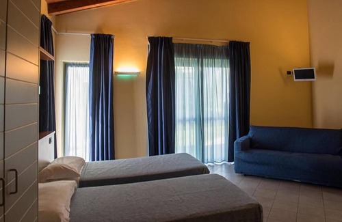 Alba Casa | Room in Guest Room - Alba Village Hotel Room Twin Beds