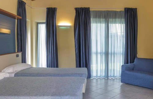 Alba Casa | Room in Guest Room - Alba Village Hotel Room Twin Beds