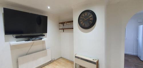Leicester Casa | Room in Guest room - Cozy Single Room in Leicester