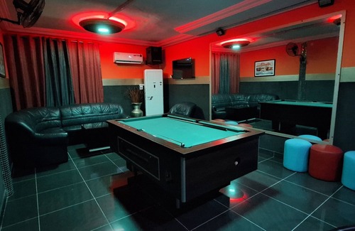 Lome Casa | Room in Guest Room - Deluxe Twin Beds in Royal Blue Guest House and Bar