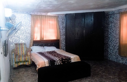 Gbagada Casa | Room in House - Unrivaled Comfort at Val's Residence With King-sized bed