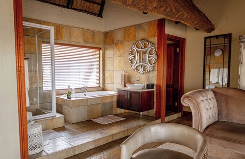 Mookgopong Casa | Room in Lodge - Mmakuba Game Lodge, Two Bedroom Villa 3