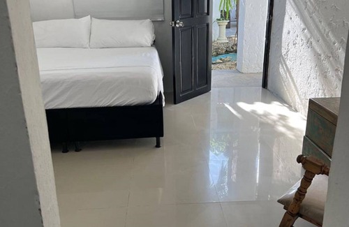 Torices Casa | "room in Lodge - Tr-v1d Hostel Room Near Castillo San Felipe With Pool and Wifi"