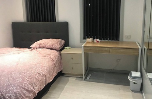 Moorebank Casa | Room in Modern Beautiful House for Rent