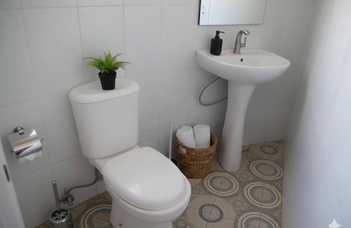 Gulu Casa | Room in modern round house in big green compound only 10 minutes from Gulu city