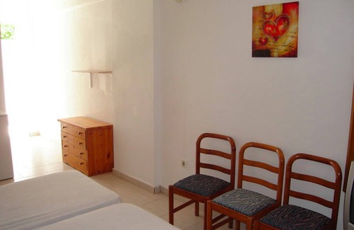 Pefkos Apartamento | Rustic and Spacious Studio by the Beach
