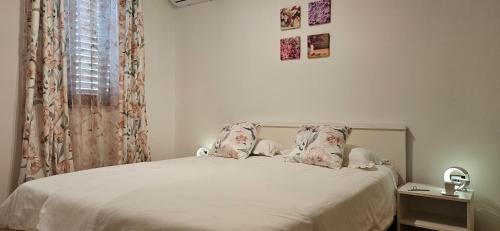 Vilanija Casa | Room Kris with private entrance & private bathroom