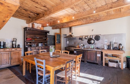 Valgorge Apartamento | Habitación 'La Ferme De Chalas - Coucoulude' con piscina compartida, terraza compartida y Wi-Fi