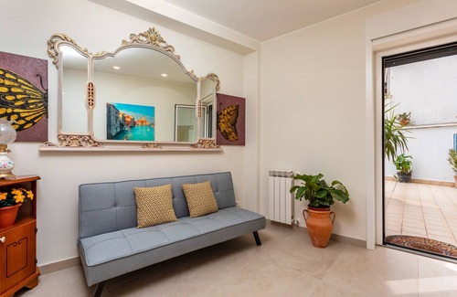 Misterbianco Cama Y Desayuno | Habitación 'Limone' con vistas a la montaña, Wi-Fi y aire acondicionado
