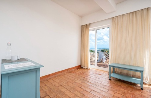 Aljezur Apartamento | Habitación 'Maio' con vistas al mar, piscina compartida y Wi-Fi