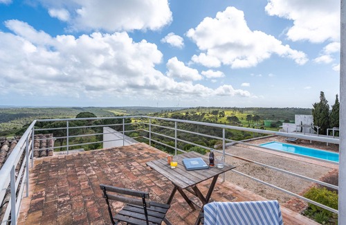 Aljezur Apartamento | Habitación 'Maio' con vistas al mar, piscina compartida y Wi-Fi
