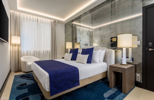 Rione III Colonna Hotel | Room Mate Collection Filippo, Rome-Fontana di Trevi