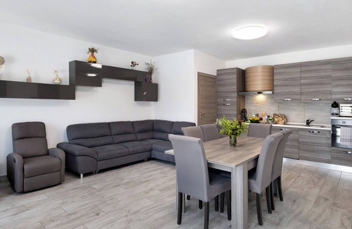 Cervere Apartamento | Habitación 'Mimosa' con terraza compartida, Wi-Fi y aire acondicionado