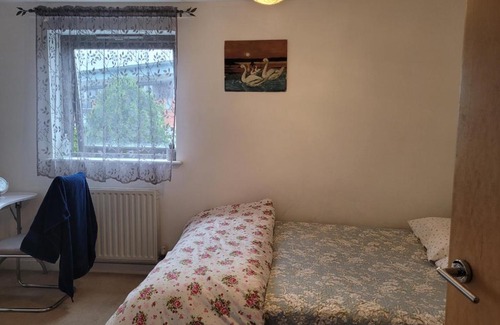 London Borough of Hounslow Casa | Room near Heathrow Airport