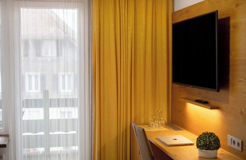 Uehlingen-Birkendorf Apartamento | Habitación "Nº 3" con balcón y Wi-Fi
