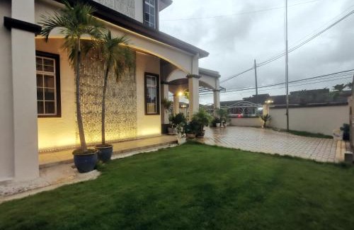 Sungai Petani Hotel | Room Only - Simple Quiet Residential Bungalow 5,403sqft