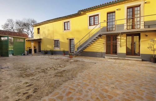 Coimbra Apartamento | Habitación 'Quarto 2 Piso Superior - Quinta Df' con vistas a la montaña, Wi-Fi y aire acondicionado.