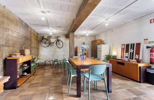 Famalicao Apartamento | Habitación 'Quinta Dos Raposos - Suite Ar' con piscina compartida, terraza compartida y Wi-Fi