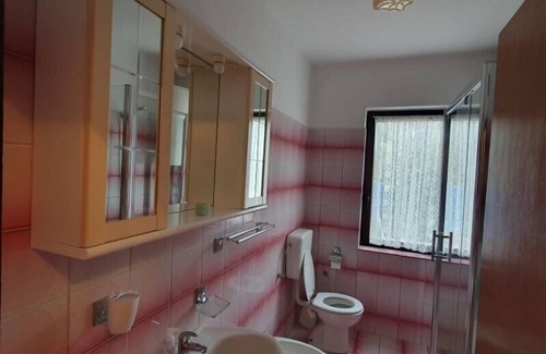 Fuskulin Apartamento | Rooms Roza with private bathroom Poreč 6 km from the beach / Room Roza 2 for 3 Pax with bathroom Poreč 6km