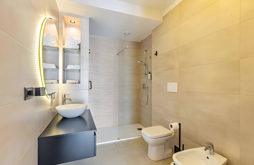 Dossobuono Apartamento | Habitación 'Shakespeare' con Wi-Fi y aire acondicionado