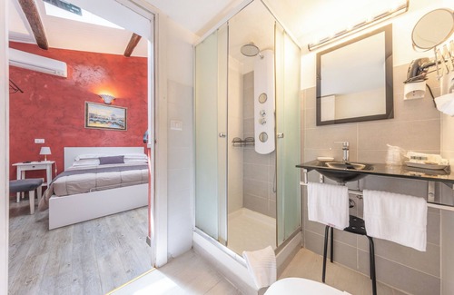 Rione VII Regola Casa | Room-small Double Room in History House