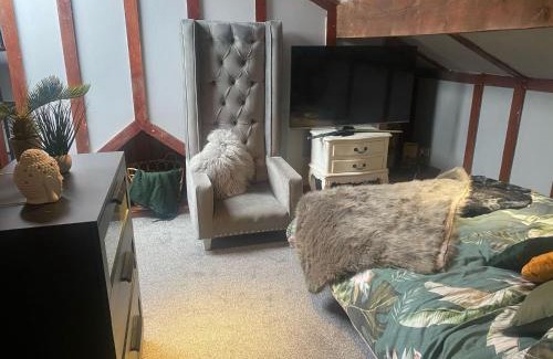 Manchester Casa | Room to rent for Oasis