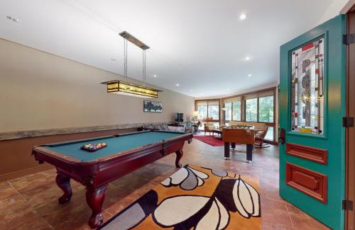 Warren Casa | Room to Roam