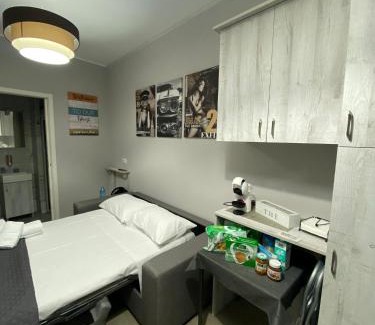 Lamezia Terme Cama Y Desayuno | Room V 1944