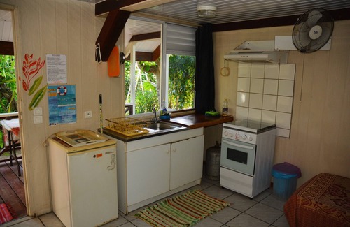 Moorea-Maiao Apartamento | TARIFA MAHEATA Vai Iti bungalow 2 invitados, cocina privada baño acceso a la playa