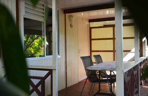 Moorea-Maiao Apartamento | TARIFA MAHEATA Vai Iti bungalow 2 invitados, cocina privada baño acceso a la playa