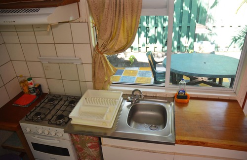 Pihaena Casa | TARIFA BUNGALOW MAHEATA 4 PERSONAS ACCESO A LA PLAYA DE VAIORA BAÑO DE COCINA PRIVADA